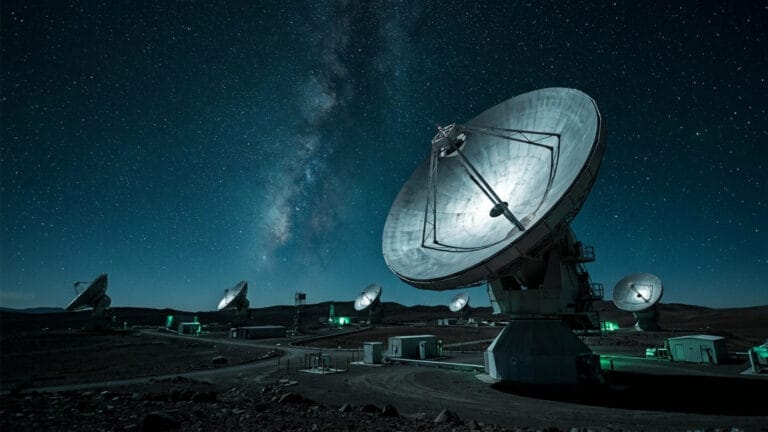 Ilustración editorial de las antenas SKA analizando una señal de radio candidata a tecnofirma