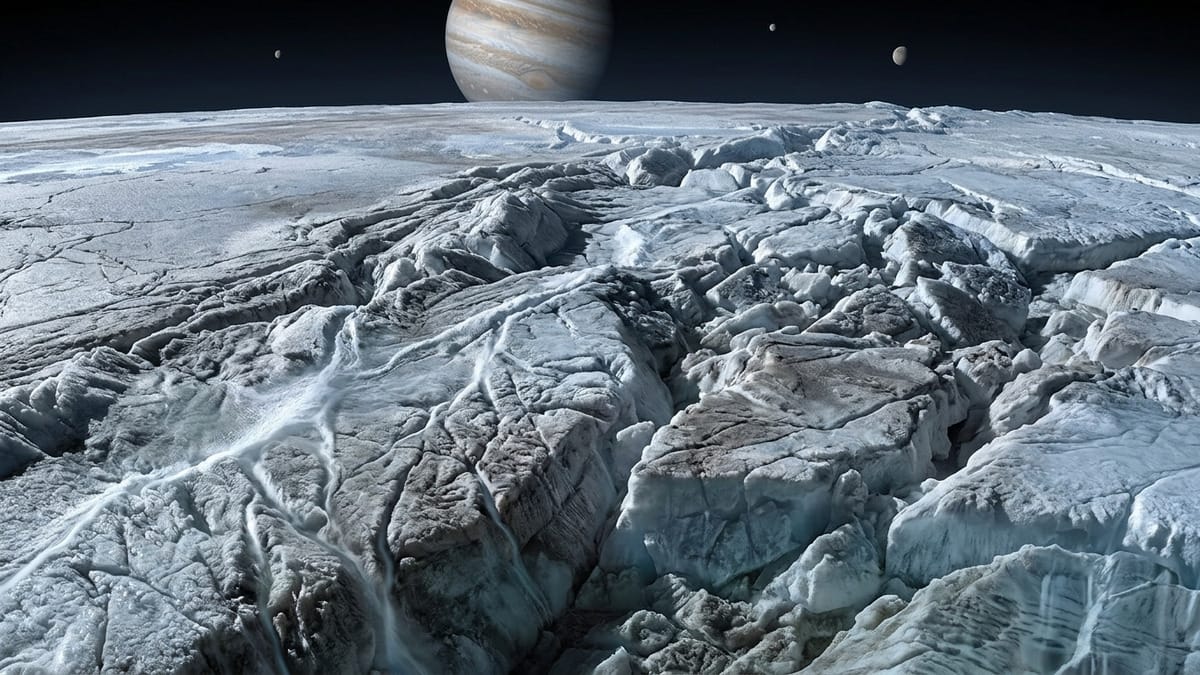 Superficie fracturada de Europa con grietas y terreno helado, en una escena editorial científica.