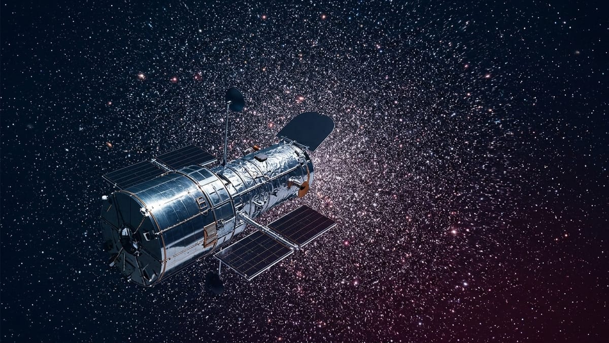 Telescopio espacial observando un cúmulo estelar denso con estrellas de fondo.